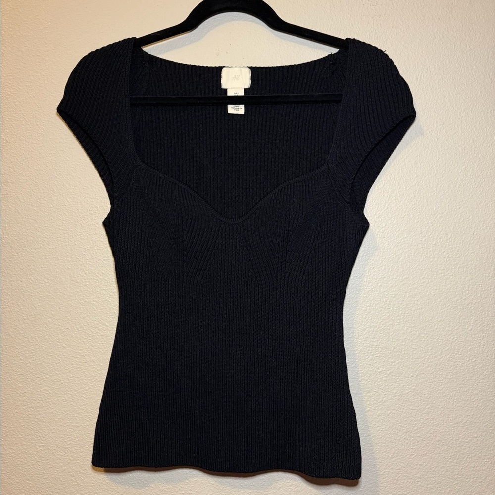H&M Black Fitted Cap Sleeve Blouse